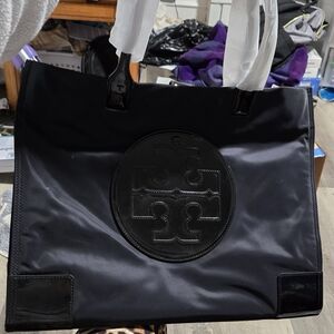 Tory Burch
Ella Patent Recycled Nylon Tote Bag